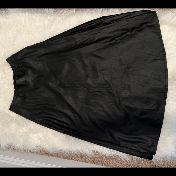 Who What Wear X Target Faux Leather Midi Skirt - Picture 2 of 6